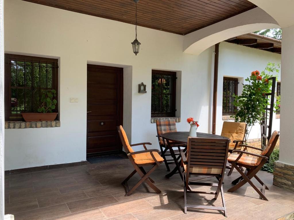 Bivaly Tanya Vila Domaszék Exterior foto